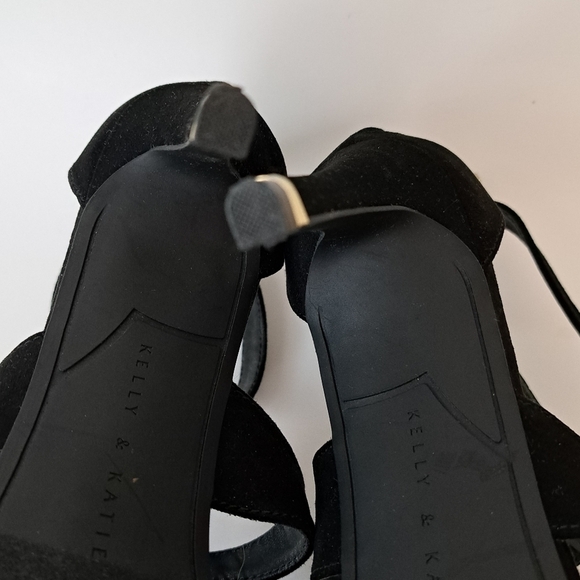 Kelly‎ & Katie Evie Black Strappy Gold Accent Faux Suede Pumps - Picture 10 of 12